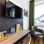 Jufa Hotel 3*