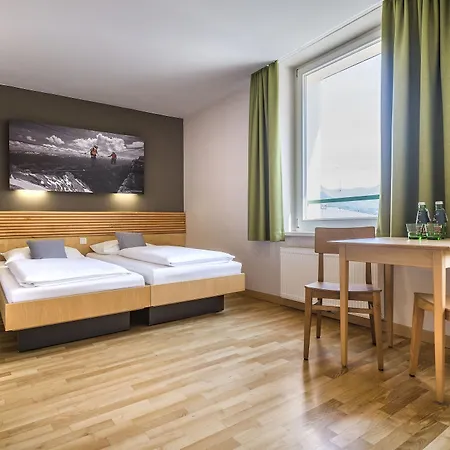 Jufa Hotel 3*