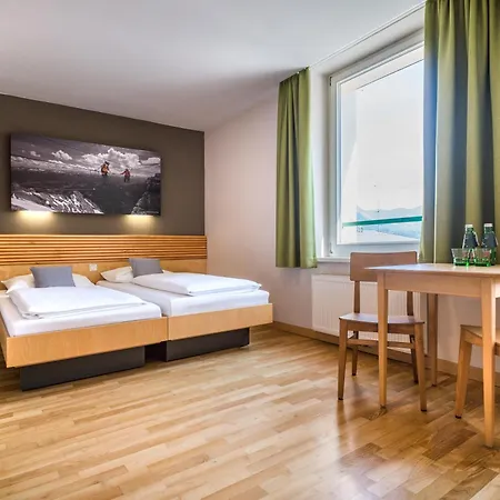 Jufa Hotel 3*