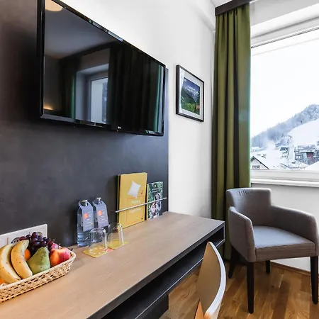 Jufa Hotel 3*